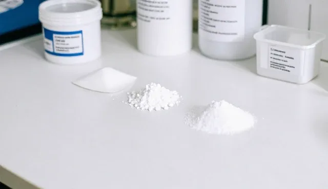 化工助剂在材料特性升级中的关键作用